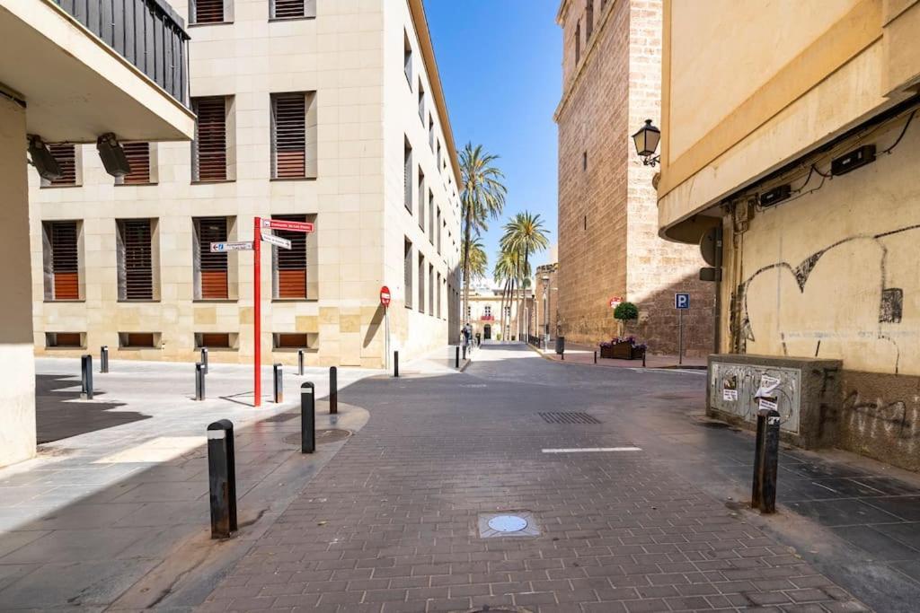 شقة Lifehouse Cathedral * Free Parking* Superiorwifi* المرية المظهر الخارجي الصورة